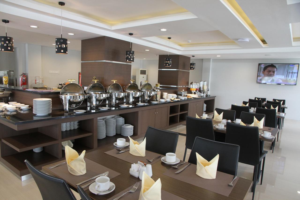 Amantis Hotel Demak Luaran gambar