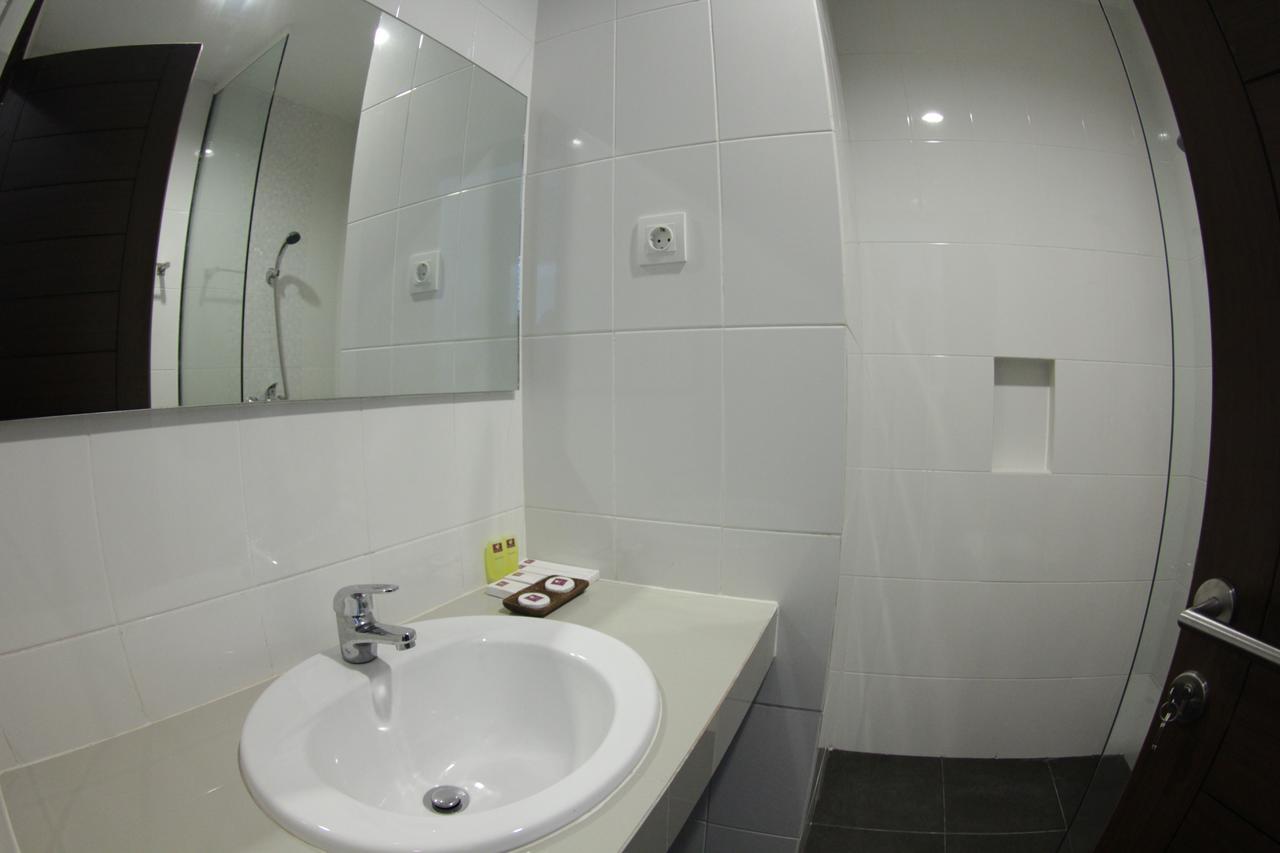 Amantis Hotel Demak Luaran gambar